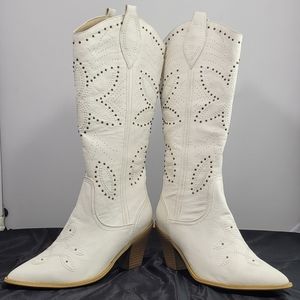 Cowgirl Boots Includes 100% leather Belt